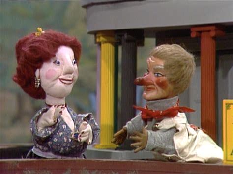 mister rogers neighborhood lady elaine.